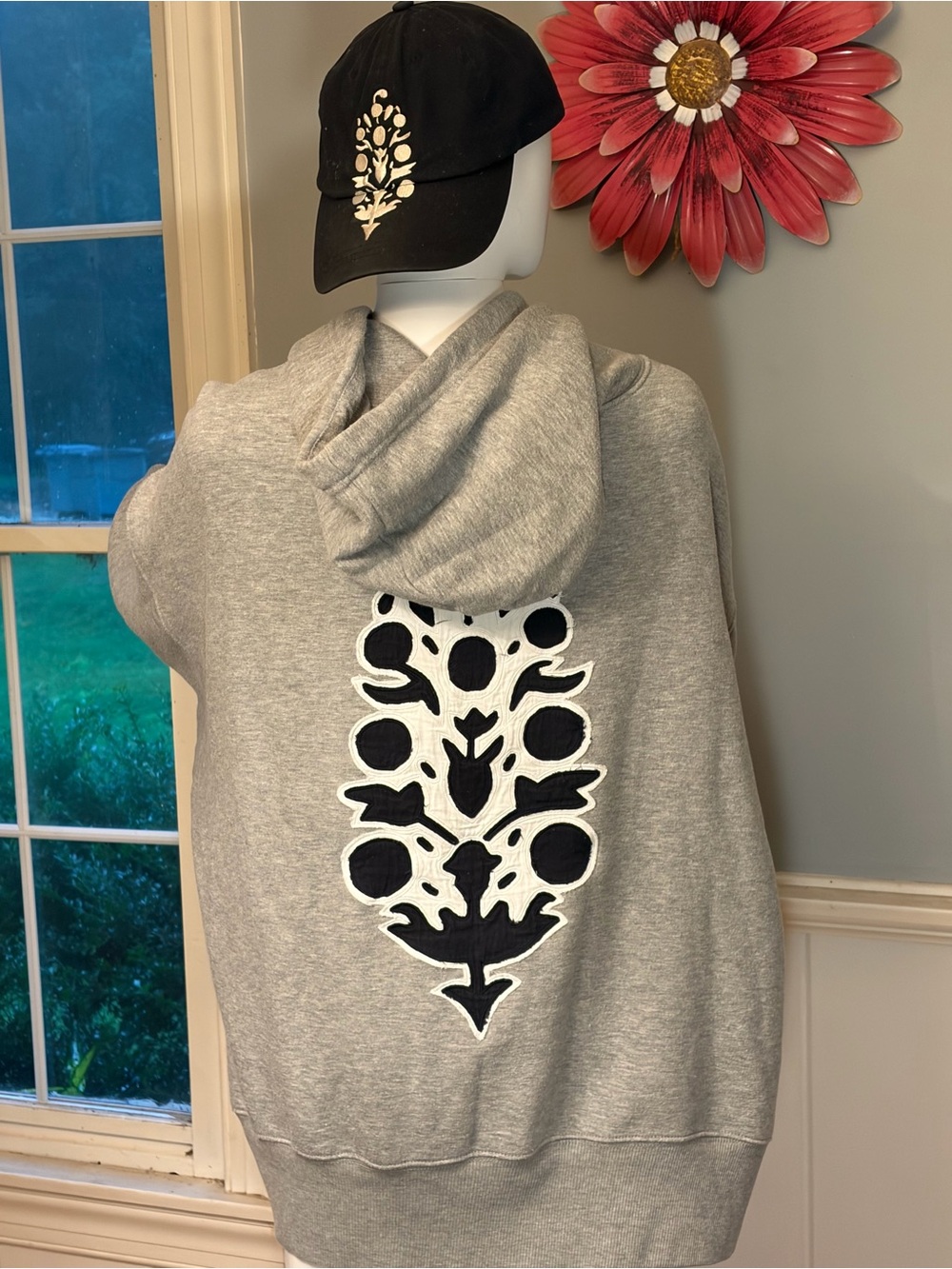 FP MOVEMENT SPRINT TO THE FINISH EMBROIDERED LOGO HOODIE - Picture 6 of 12